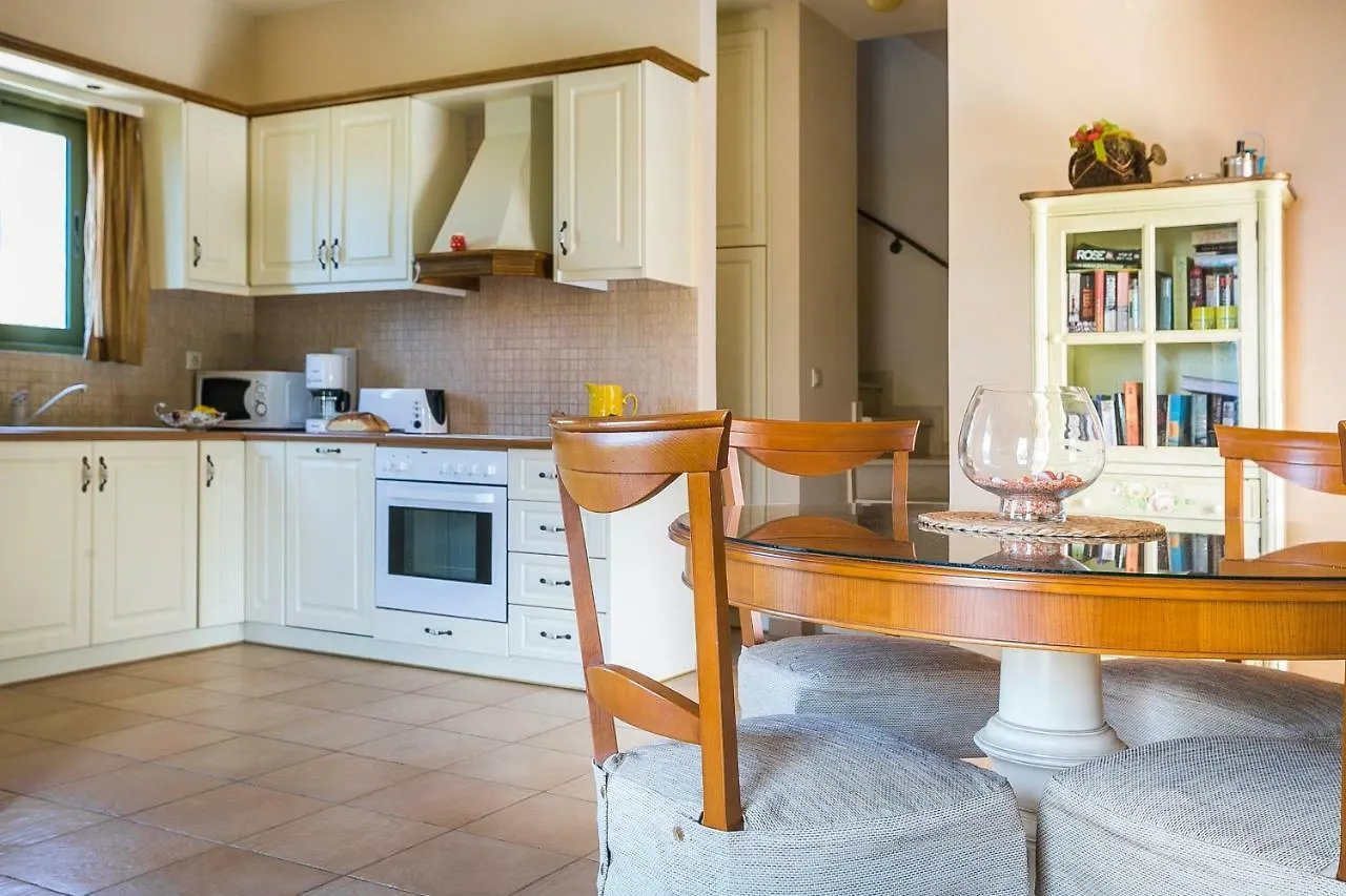 Thelxis Villa Lourdata